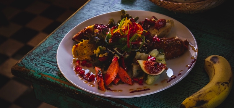 Вегетарианская и веганская диеты: различия и сходства, здоровье и этика.