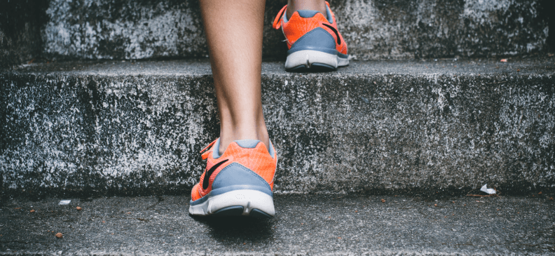 Подъем на носки стоя — лучшее упражнение для икр